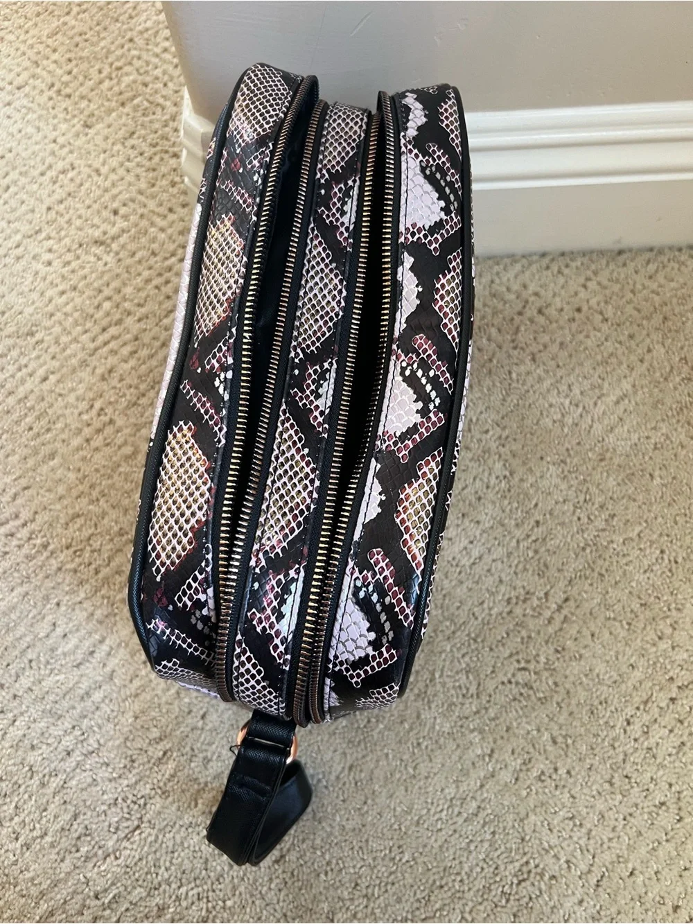 Nicole Miller Makeup Bag  Cosmetic bag in Pink, Gold and Black